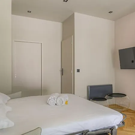 Bel Appartement Lumineux, Deux Pieces, Ecully Exterior photo