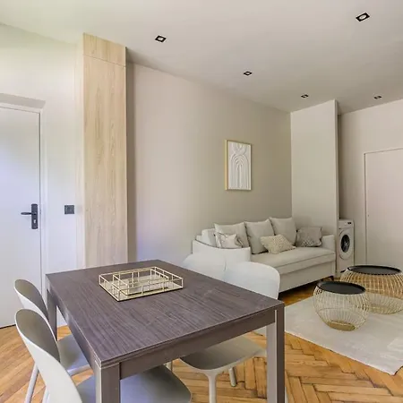 Bel Appartement Lumineux, Deux Pieces, Ecully Exterior photo